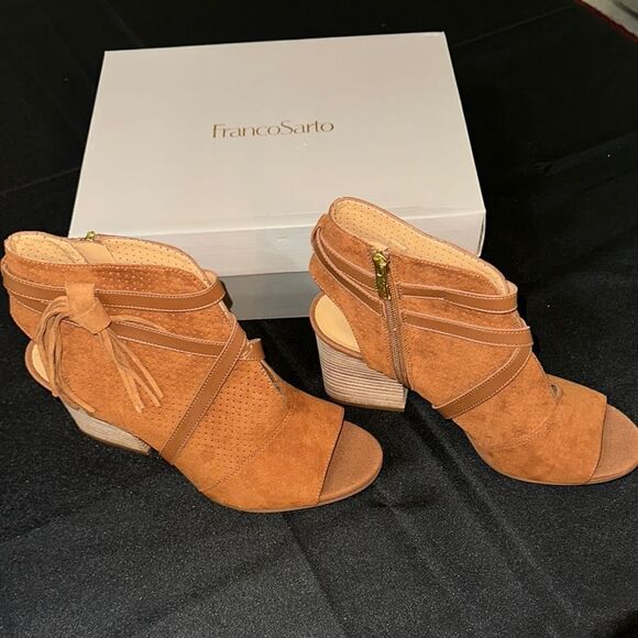 NIB Franco Sarto Camel Color Heeled Peep Toe Shootie - Picture 1 of 11